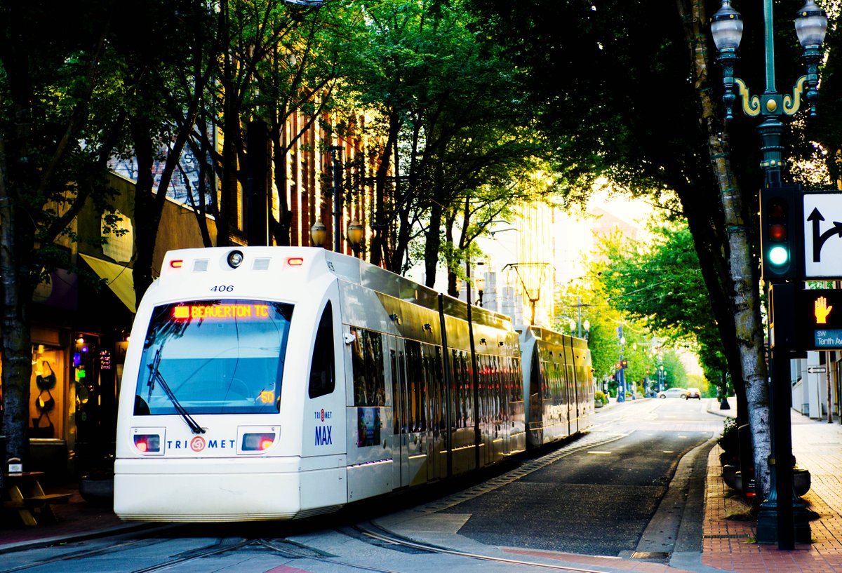 StacyWitbeck's tweet photo. Portland appreciation post! We've been building projects in this beautiful city for 20 years now and look forward to many more to come.
 @PDXStreetcar @trimet #PortlandOR #Portland #TriMet #WeBuildCoolStuff #StacyAndWitbeck #SWIBuilt https://t.co/MLRSvpnHt0