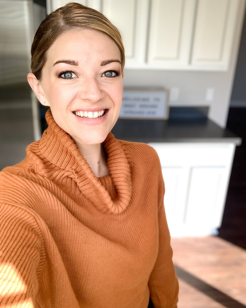 ColumbestHomes's tweet photo. A #newlisting photo shoot Monday = a great Monday! #Columbus #cbusrealestate #kwyp #columbusrealestate #comingsoon https://t.co/EpU3639Z95