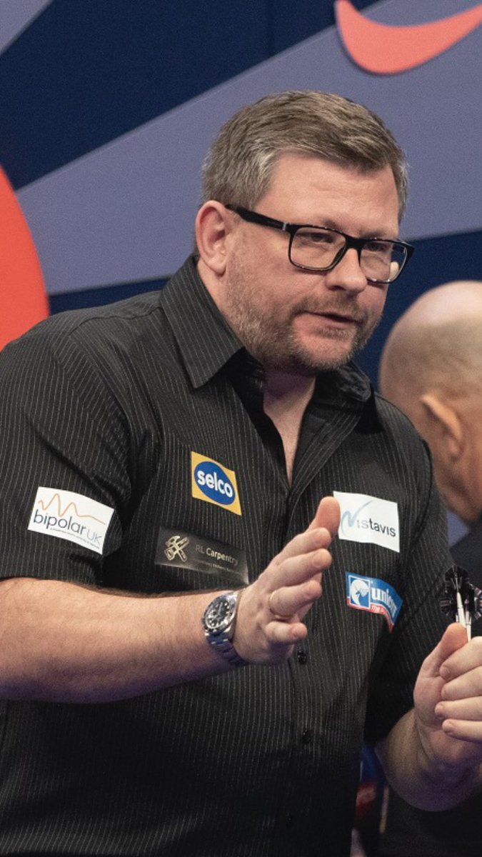 I am really pleased  to be supporting local tradesman during the #grandslamofdarts 
 
Today I wore the name of RL Carpentry,from Bow in Exeter on my shirt. 

Will be a different local business tomorrow ⚙️👍