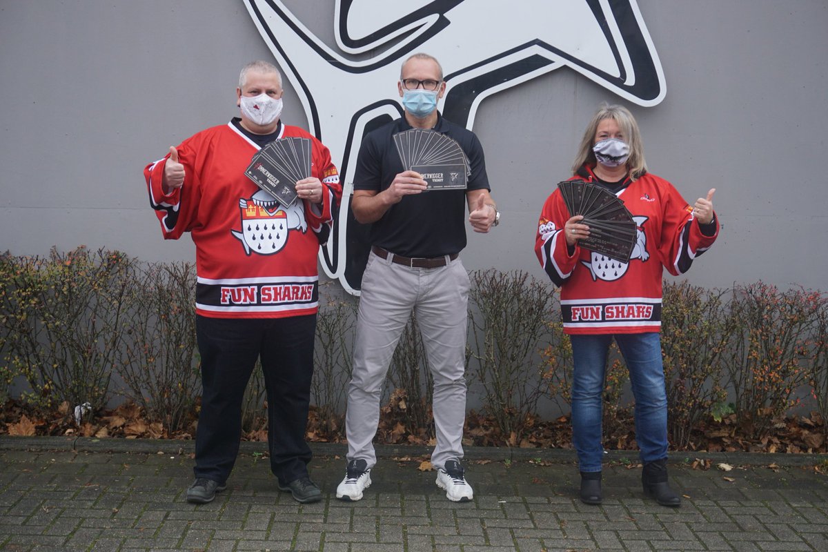 funsharks05's tweet photo. ... es geht #immerwigger
Wir wollen natürlich auch unseren Anteil zum angestrebten Haie Ziel beitragen. Deshalb haben wir heute bei Mirko Lüdemann 100 #immerwigger Tickets gekauft, damit das angestrebte Ziel der Haie wieder ein Stück näher rückt.
#koelnerhaieofficial https://t.co/hKbgfWxk53