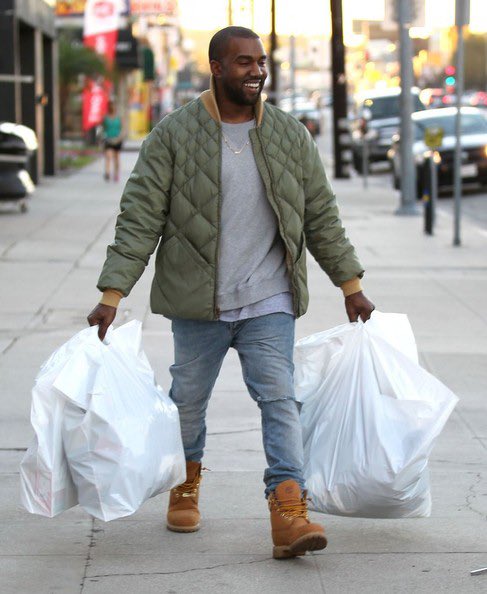 I’m voting for Kanye West for Favorite Artist - Contemporary Inspirational at the #AMAs https://t.co/kzJYd1LWuz