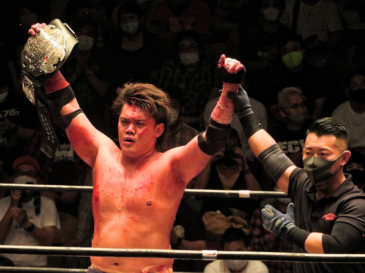 Por su parte, Toru, desde que derrotó a Kasai en octubre del año pasado, se ha echado el peso de la empresa a la espalda y ha estelarizado todos sus shows con 6 defensas que oscilaron entre notables y sobresalientes. Una victoria le asentaría como EL HOMBRE en FREEDOMS.