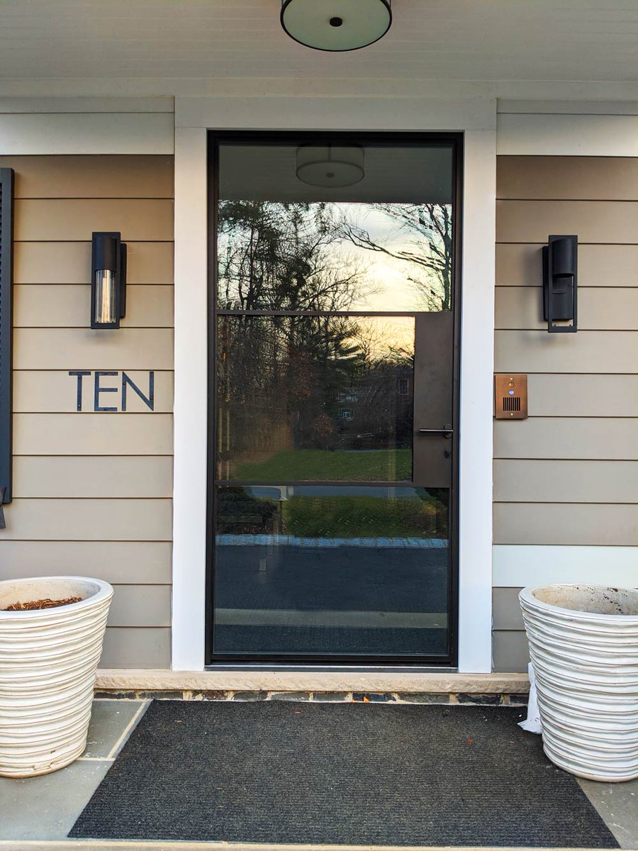 2FoldDoors's tweet photo. Looking to have a unique opening this New Jersey homeowner chose this In-Swing door with 2 horizontal muntin grids and lockbox.

#roomwithaview#hinged#customhinged#steelprofile#thermalsteelarchitecture#manufacturing

https://t.co/bt7XjAWRDc https://t.co/AeIDrPgjkc