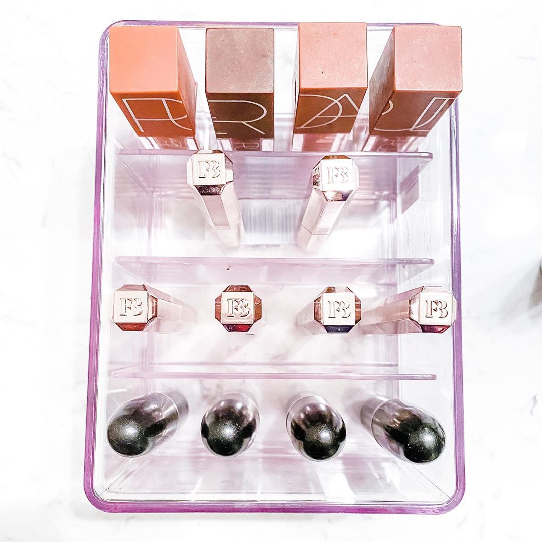 iDLiveSimply's tweet photo. "As a busy mom and physician I am always looking for ways to get organized and now I can show you how to do the same." @nicolealiciamd is CRUSHING it! 🙌🙌

#iDesign #MyiDesign #iDLiveSimply #LiveSimply #organizingwithstyle https://t.co/ptr1MSt0r4