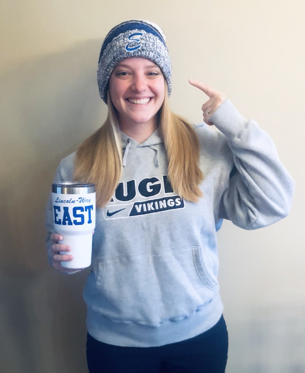 LWEGriffins's tweet image. East vs. Sandburg. English teacher vs. English teacher. Sister vs. Sister ❤️‼️#EastvsSandburg #SpiritWeekChallenge #GoEastGoGriffinsGoBlue
@lwestuco @SandburgHS