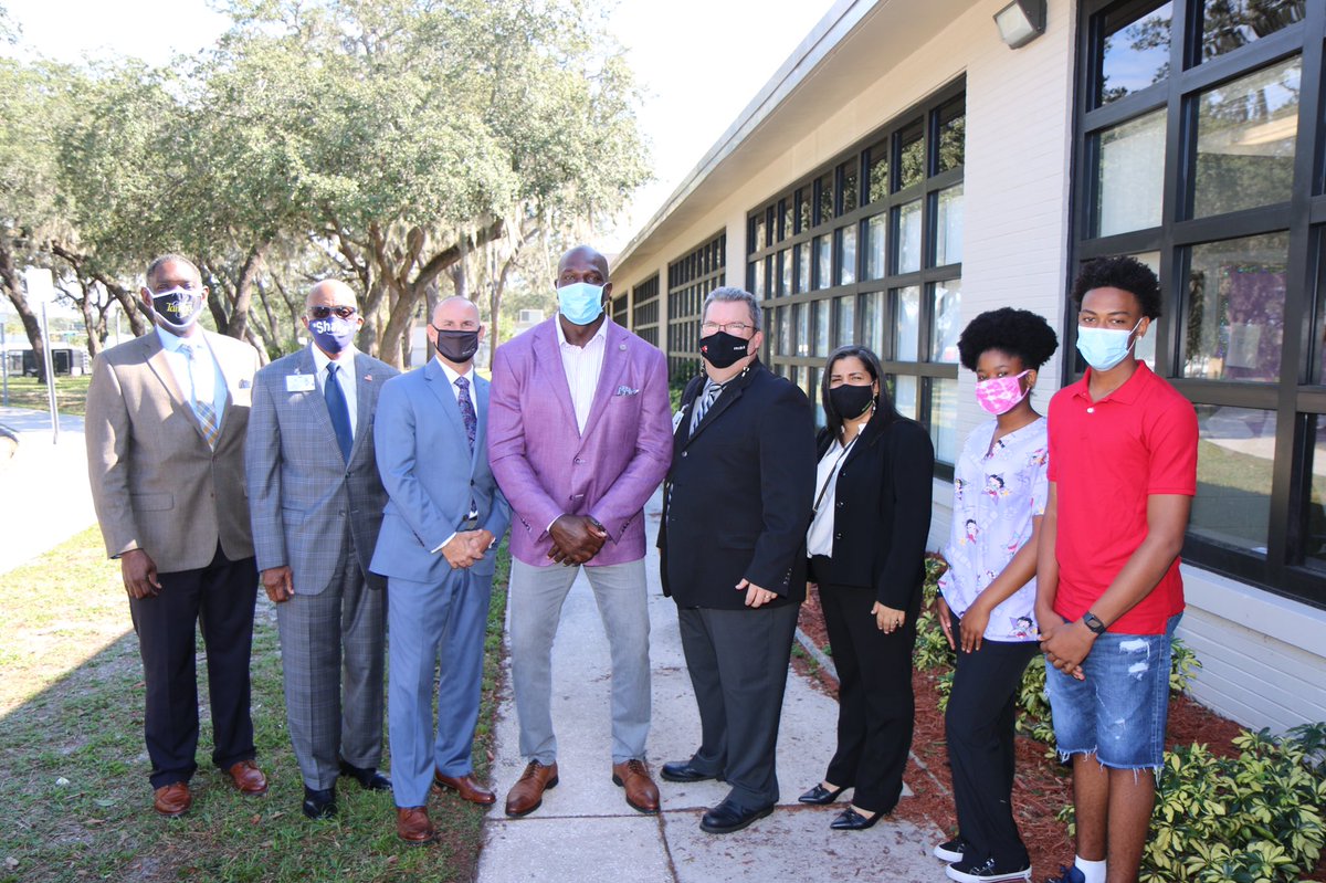 TitusONeilWWE's tweet photo. Proudly Announced a partnership with @CityofTampa @NestleWatersNA @HillsboroughSch to create an engaging learning experience for our students that will instill recycling habits that will positively impact our environment. @SlighMiddle @JamesJaguars1 @WWMSBulldogs  @FosterElemHCPS https://t.co/QDhBLOipuW