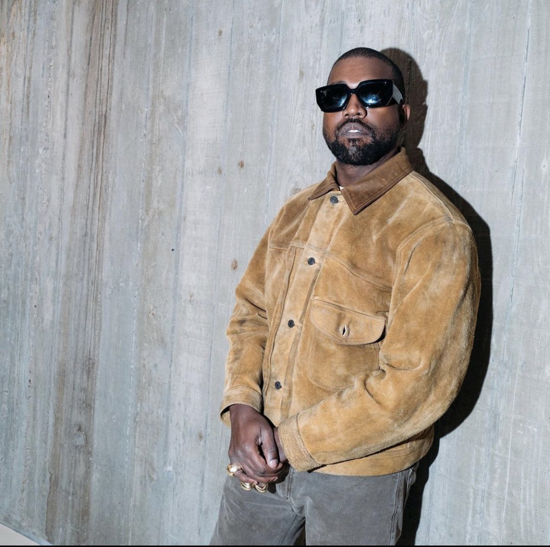 I’m voting for Kanye West for Favorite Artist - Contemporary Inspirational at the #AMAs https://t.co/C1wxh32p6H