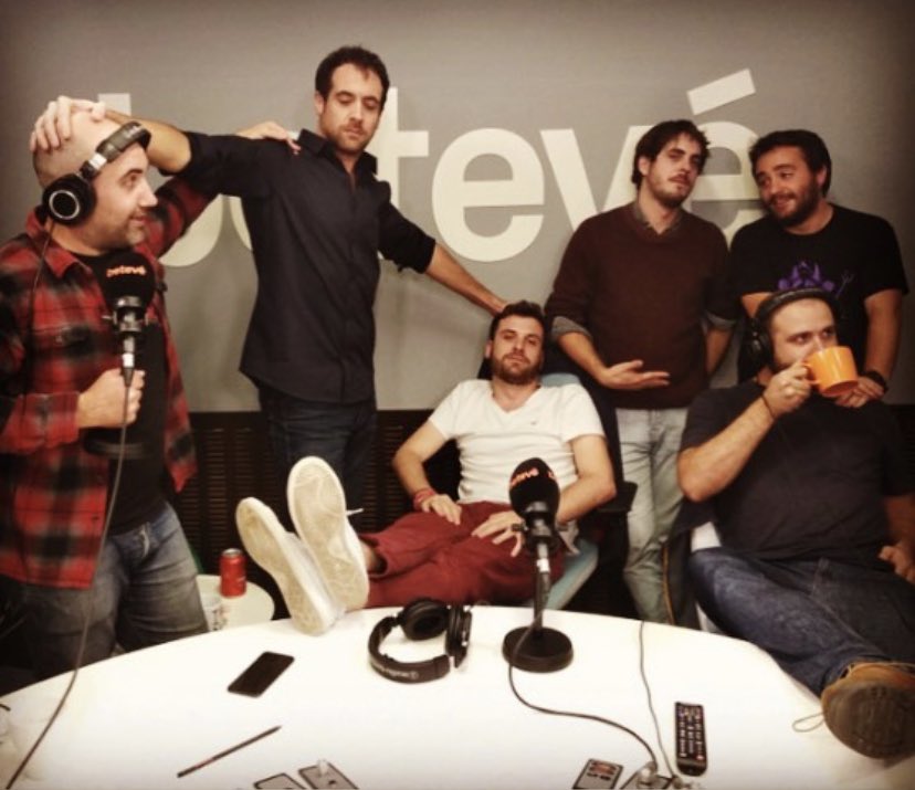 LaSotana_'s tweet photo. Avui a les 22.00 emetrem el programa número 200, molt contents. https://t.co/4gUuWGWTum