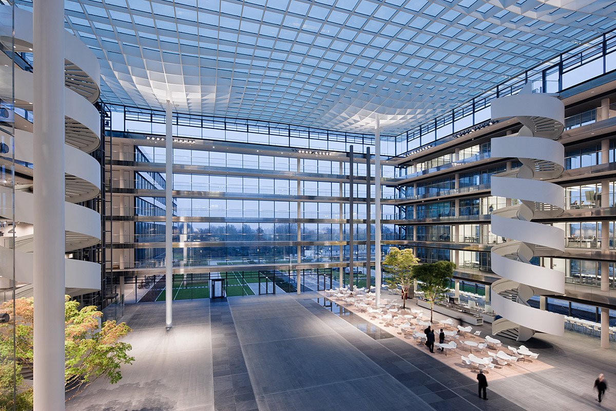 chris_comas's tweet photo. an interesting concept I learned from my sustainability course is the creative use of light reflection to light up the inside of buildings without directly shining sunlight onto its occupants. #FIU_CM #BCN4570 #sustainability #construction #FIUMossschool #FIUsustainability https://t.co/ULUZ18HBgX