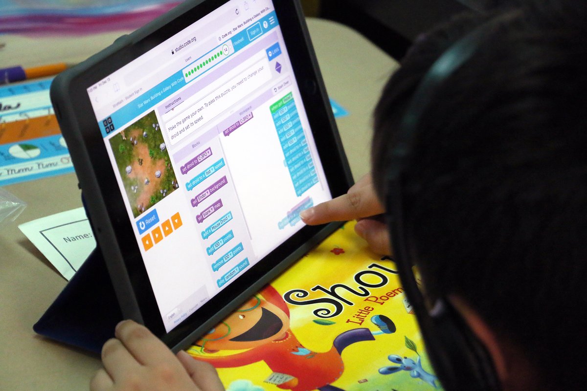 ISD 199 parents are invited to free trainings this month about Chromebooks, iPads, Schoology, &amp; Seesaw! Registration required: ow.ly/lzLP50Ci2MQ

High school trainings: Nov. 16 or 18
Middle school: Nov. 17 or 18
Elementary: Nov. 23 or 24
#innovate199 #excel199