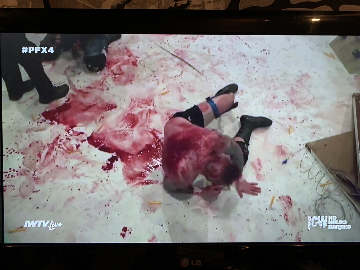MDKieran_'s tweet photo. The aftermath of @thealexocean vs @TheDukeJWM 😶 #PFX4 https://t.co/7PBWlcMvCk