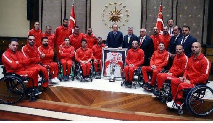 Zafergultekin0's tweet photo. Biz milli sporcular ve milli sporcu aday oyuncuları olarak tekerlekli sandalye basketbol ligimizin başlamasını bekliyoruz TOKYO bizi bekliyor #sporumaENGELolma
@RTErdogan 
@kasapoglu 
@gencliksporbak https://t.co/p6zQ1DX6Rs https://t.co/svfPp9Hsos