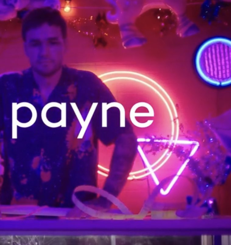 the pink triangle is a strong symbol in the lqbtq+ community. Liam wearing the triangle many times and even made an public appearance with it and adding in his music video isn’t something to ignore. Louis has done the same and no one ignored it so don’t do it with Liam to.