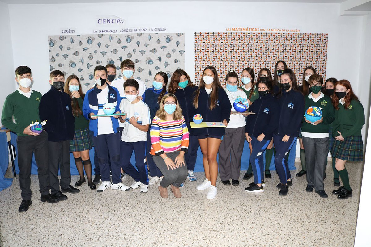 Hoy le queremos dar la enhorabuena a nuestros #alumnos de 3º y 4º de #ESO por su esfuerzo, dedicación y motivación en la creación de #maquetas en #3D de las células.
¡Gran trabajo chicos y muchas felicidades a los premiados!😊👏👏👏  ow.ly/SzAk50Cm7CI