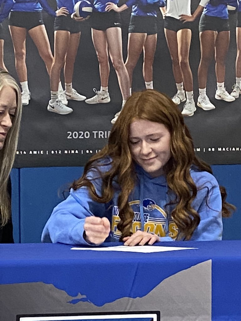 TrinityHSSports's tweet photo. Congratulations @Jayme_Zoeckler ‘21 who signed her National Letter of Intent today to play @NDCVolleyball! Coach @SDezzutti and Trojan Nation are so proud of you Jayme and @CoachHinkle you got a great one! #FFL #FalconFlock @NDCFalcons @NotreDameOhio @MarciZeckcrew https://t.co/X0oxhsX8iS