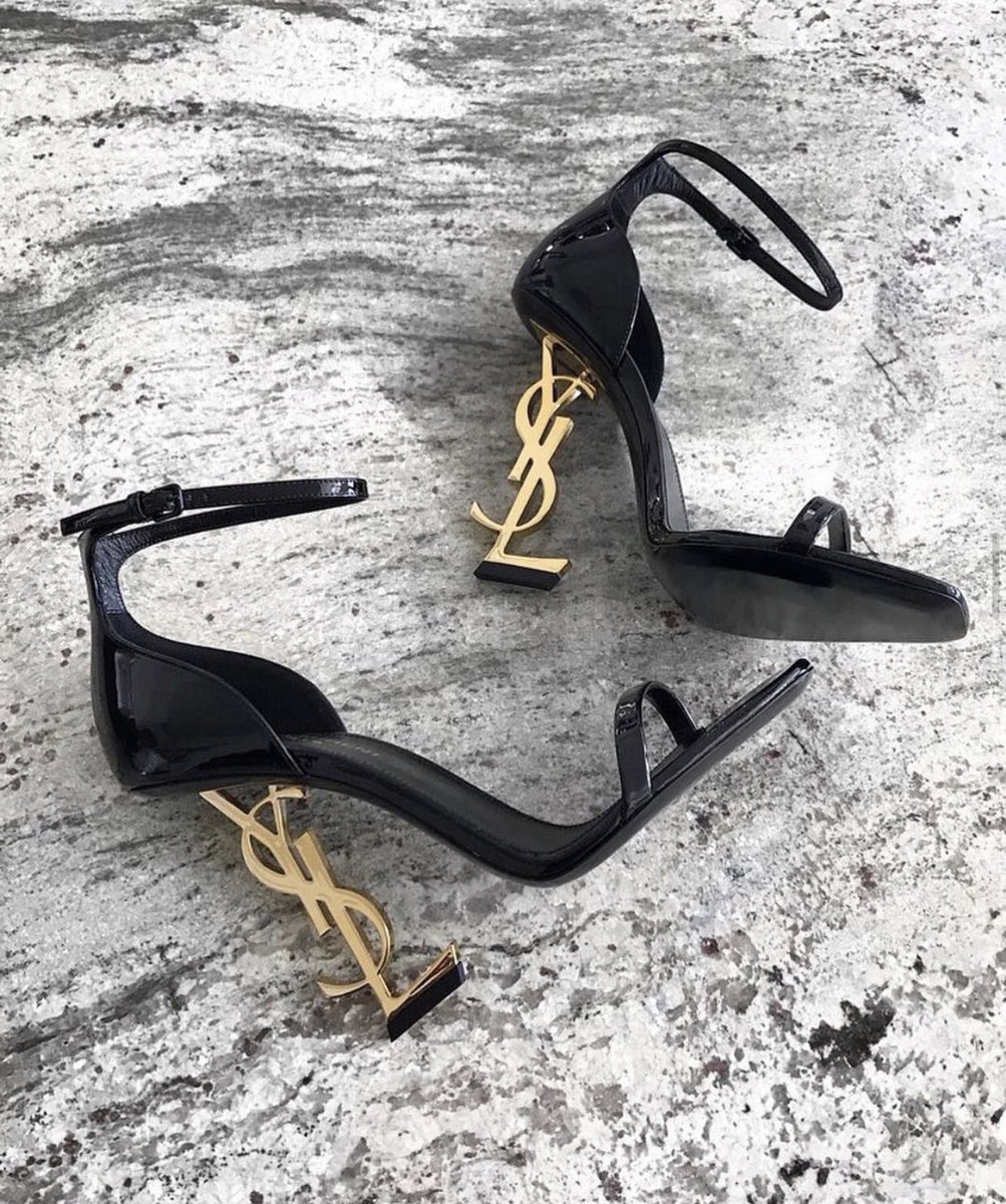 BaddiiesPostbad's tweet photo. YSL heels https://t.co/dQu09EKbDM