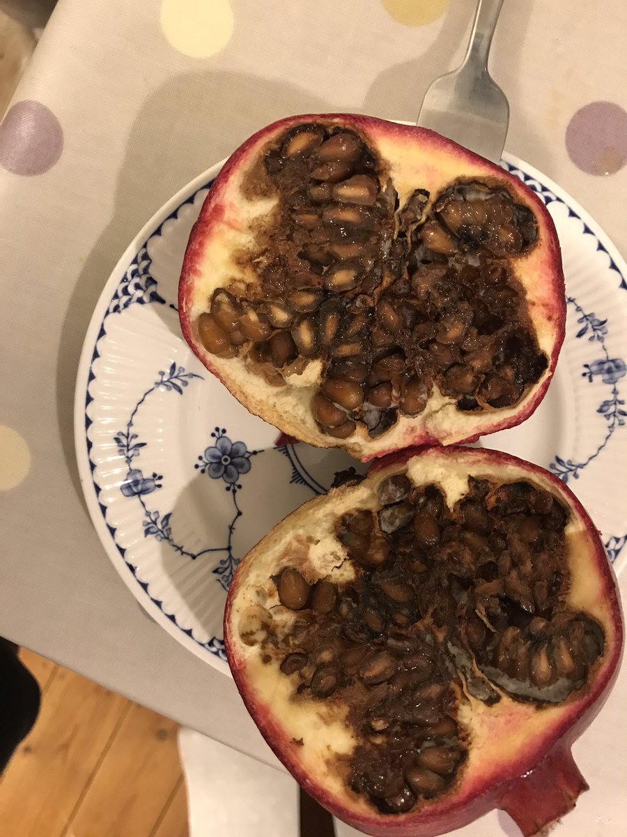 CEJBroderick's tweet photo. Hi @AldiUK - bought a pomegranate from you today and this is what it was like inside. Despite being well in date. It’s really, really horrible. https://t.co/jataI6uWJE