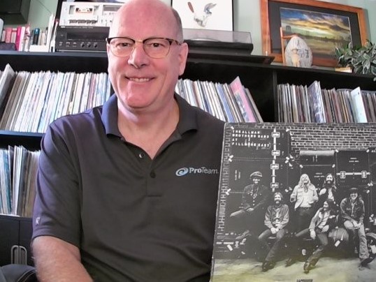 ProTeamVacuums's tweet photo. Jim Elliot, Midwest/Mountain States Manager, is an avid vinyl and music collector. His collection of LP's grows every time he makes a trip to a market and he's always looking for good spots in your town to hunt for viny. Chat with Jim at #ISSA2020 >> https://t.co/HaxZHsKtZ0 https://t.co/niky6EPXQt