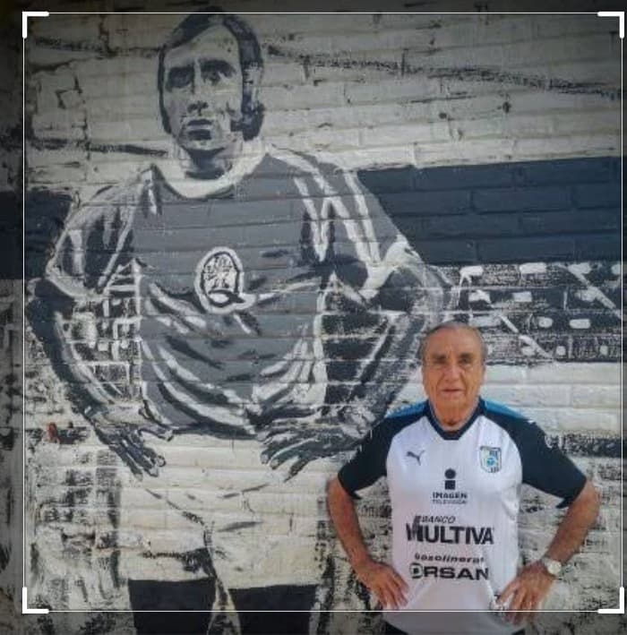 GallosTv's tweet photo. Una enorme felicitación a Don @TellezSilvano 
¡Feliz cumpleaños!
#GallosBlancos #Querétaro https://t.co/IKPWr5nCQ5