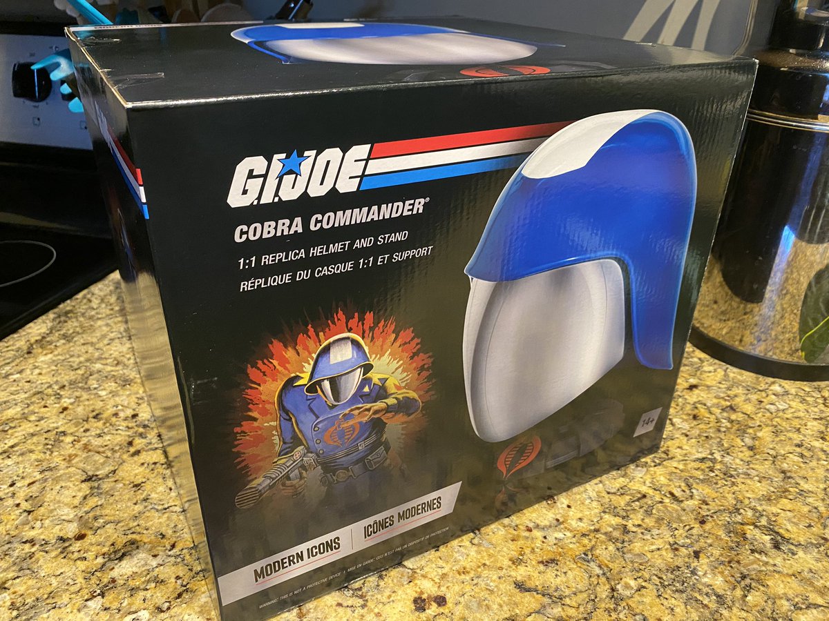 TheFullForce's tweet image. 🐍 This GameStop Cobra Commander helmet is AMAZING!! 🐍

The chrome faceplate is one way glass and it’s so comfortable with the padding inside!! So much cooler in hand....or on head, I should say!!