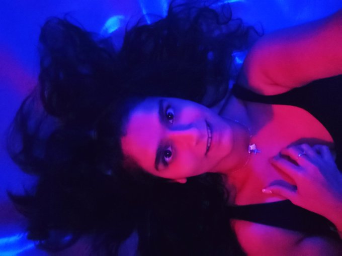 Al parecer Twitter ser&iacute;a m&aacute;s permisivo que el insta.. As&iacute; que aqu&iacute; estoy ✌🏼 https://t.co/f6bs4DoJwc<a href="/tag/barcelona"class="tags"><span>#barcelona</span></a><a href="/tag/deepthroatqueen"class="tags"><span>#deepthroatqueen</span></a><a href="/tag/onlyfans"class="tags"><span>#onlyfans</span></a>