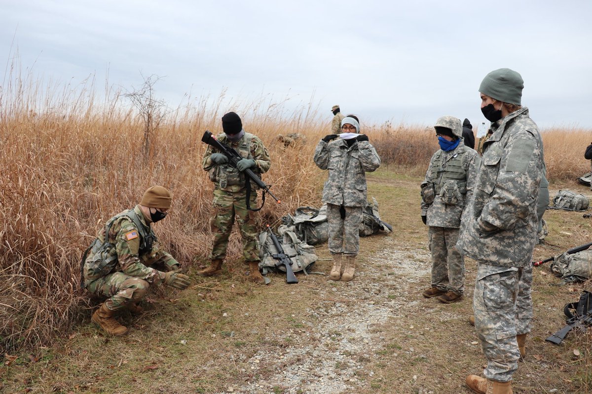fox_rotc's tweet image. Redhawk Cadets conducted Super Lab this weekend in order to prepare cadets for CST.

@3rdROTCBrigade @GoArmy @ArmyROTC @riponcollege  @uwoshkosh @uwgb @stnorbert 

#3RDBDEARMYROTC #LEADERSWANTED #thankfulthoughts #ROTC #ARMY #armyrotc #cadet #college #mondaythoughts #WINTER #fit