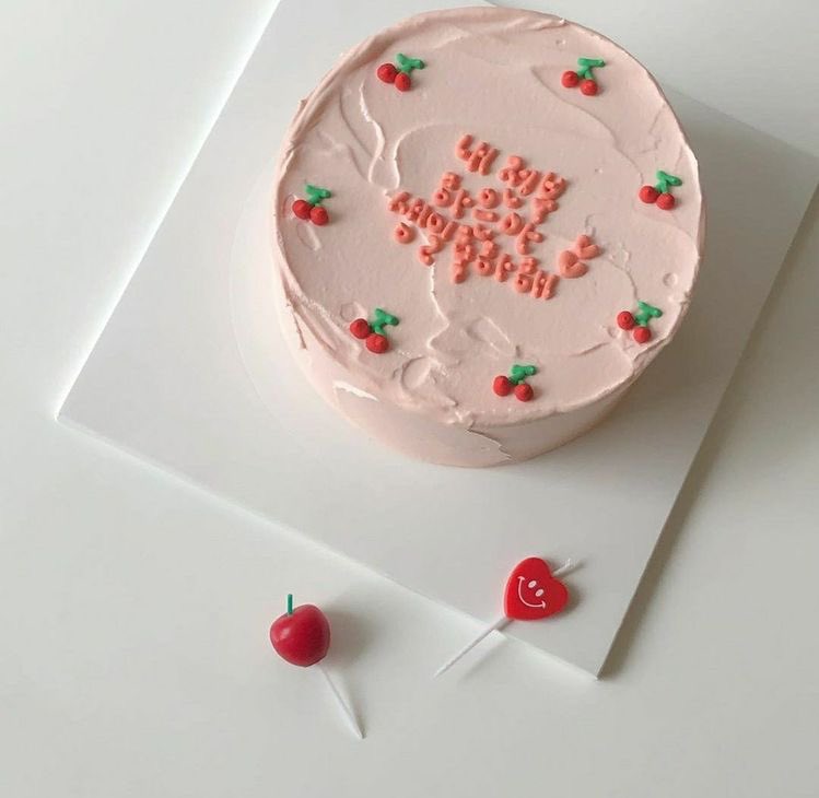 GlossyVodka's tweet photo. CAKE BEAUTY 🍰✨ https://t.co/pG5CufpE2a