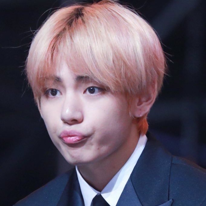 itsloveletter's tweet photo. ⋆ » !¡hey ❥ @xTae_Bxngtxn •нυɢ• ⁽͑˙ˆ˙̫ˆ˙⁾̉ 

─── ∙ ~εïз~ ∙ ───

💌 has recibido un abrazo de taehyung ❀ https://t.co/32XhgmzY1U