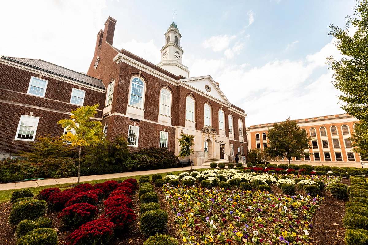 eku's tweet photo. Crisp, cool mornings and an impressive show of colors – it must be fall on the #CampusBeautiful! Used to describe the landscaping and buildings of #EKU for more than a century, the Campus Beautiful continues to live up to its name. More photos at https://t.co/WPBwVqMnKF https://t.co/inDxF8pAEK