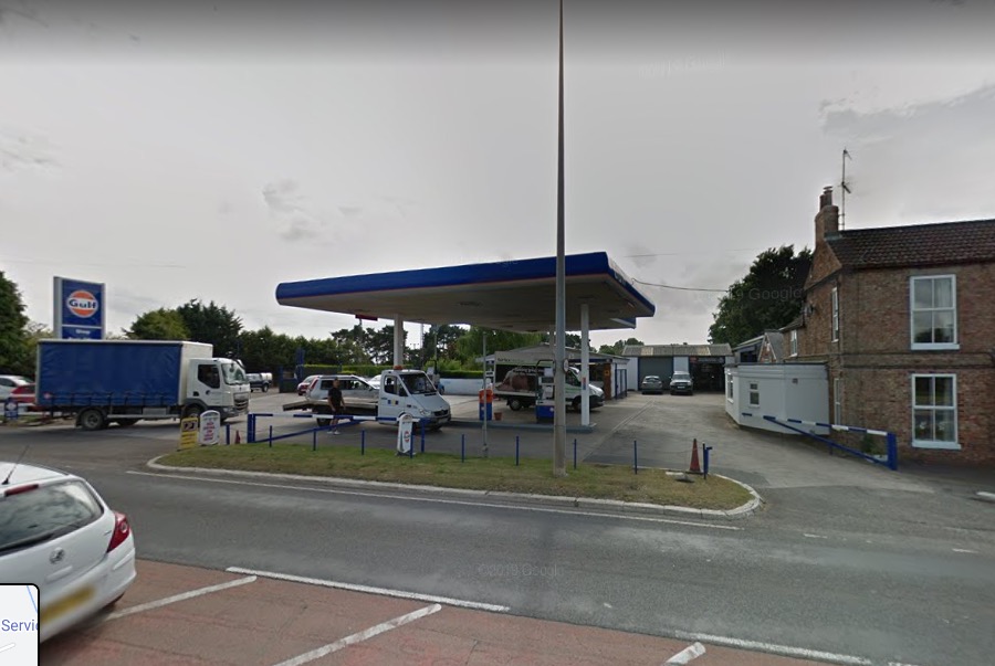 Needless to say, this guy's got my business as long as I live here. And that includes petrol – whenever I can, I'll fill up at his station. This kind of customer service is increasingly rare, and I'm always glad when I can support small, family-run businesses.