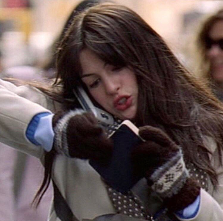 PopCulture2000s's tweet photo. level of stress: andrea sachs https://t.co/Q8tiATNjHn