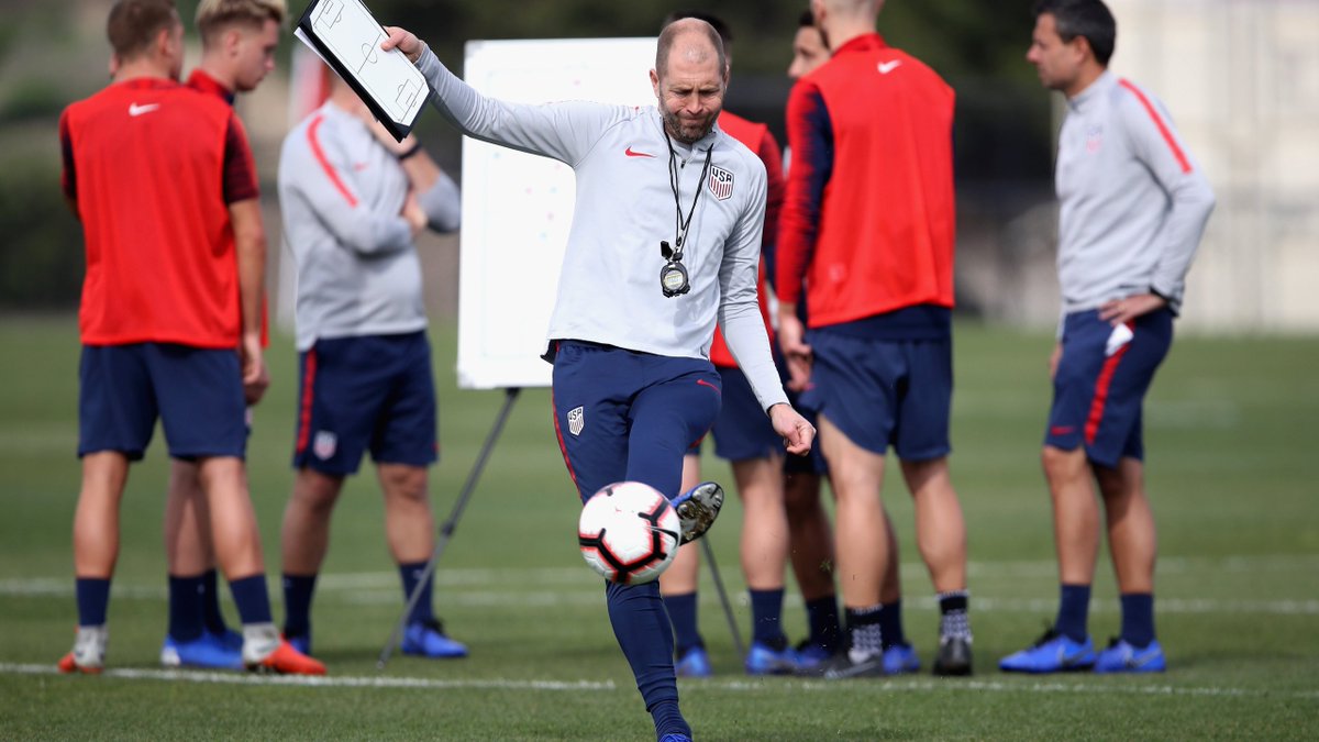  Plan de jeu toujours.2/2 : « Grâce à la vitesse qu’on a derrière, on peut couvrir le terrain et jouer une ligne plus haut. Ensuite, à partir du pressing imposé par le bloc médian, on va pouvoir se créer de grosses occasions en se projetant rapidement. »