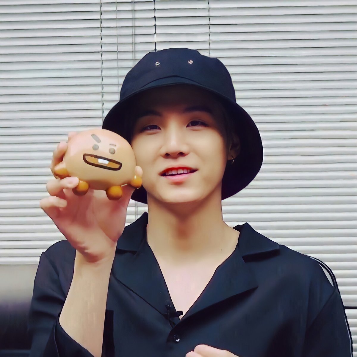 suga pics tweet media