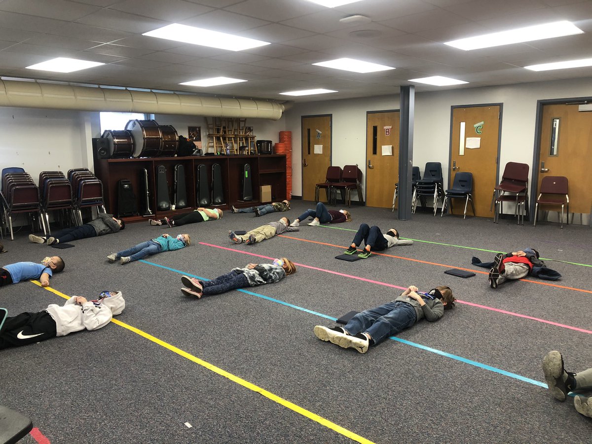 GCBassoBeats's tweet photo. Active listening!! How often can you say you listen to music to actually LISTEN to the music, without doing other activities? 
These students are learning how to be active listeners and critics of what they hear! No distractions! Try it sometime🙂 #lifelonglearning #musictherapy https://t.co/YIzeSRDVpQ