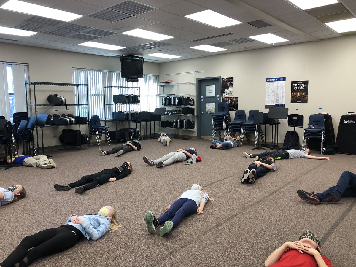 GCBassoBeats's tweet photo. Active listening!! How often can you say you listen to music to actually LISTEN to the music, without doing other activities? 
These students are learning how to be active listeners and critics of what they hear! No distractions! Try it sometime🙂 #lifelonglearning #musictherapy https://t.co/YIzeSRDVpQ