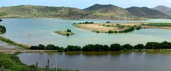 R45Rivera's tweet photo. Laguna de Los Mártires se encuentra en la calle El Fuerte, en Juan Griego, municipio Marcano al noreste de La Isla de Margarita. Está justo detrás de la playa La Galera y del Fortín de La Galera. https://t.co/xVQ2BQHcKe