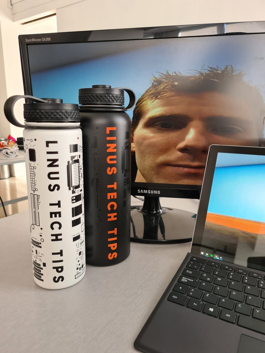 Are you proud of me ? <a href="/LinusTech/">Linus Tech Tips</a> <a href="/linusgsebastian/">Linus LinusMediaGroup</a> Shipped successfully to México.