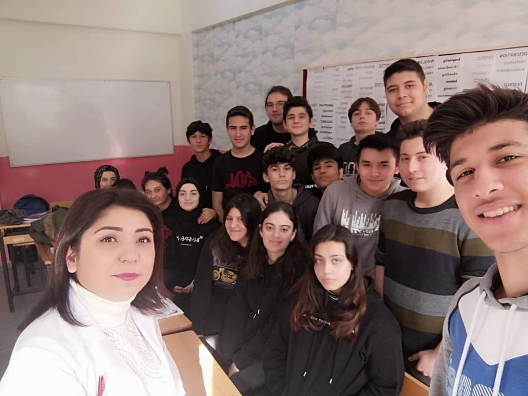YourInitiatives's tweet photo. “Be the change, take the challenge! Road Safety for cyclists”. A #RoadSafety campaign created by students from GÜLÜÇ İBRAHİM İZMİRLİ ANADOLU LİSESİ college, Turkey. They organized Zoom meetings to pass the message on to their peers! https://t.co/JoWRX6aC3p https://t.co/iV5sih9koN