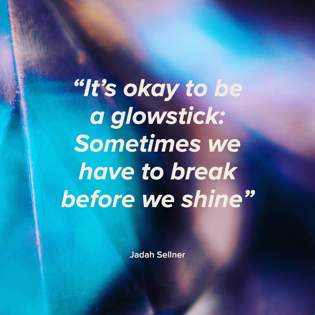 EncouragersShow's tweet photo. When life breaks you, let your light shine. #morningmotivation #encouragers https://t.co/IZoM1Gv17o