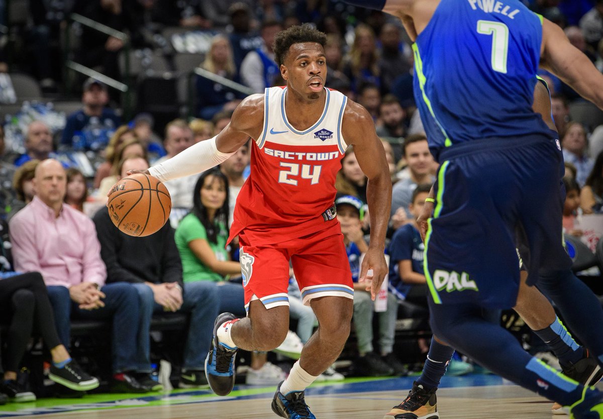 FranJMerino's tweet photo. Buddy Hield ha pedido su traspaso y su opción principal o donde le gustaría jugar es Dallas.

Sería tremendo para jugar con Luka, pero lo veo difícil. https://t.co/MQ0VTIBWxF