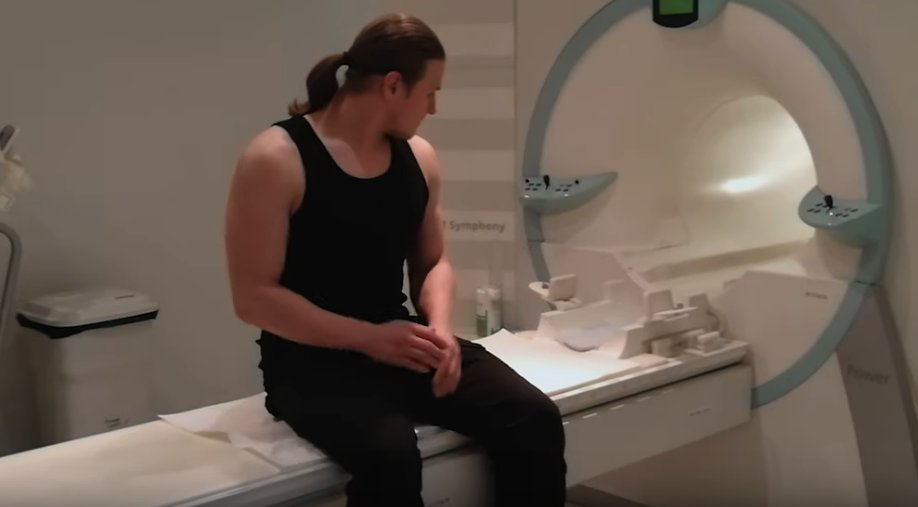 RedescubreLaEM's tweet photo. 📺 “La pérdida del cuerpo” es un documental que refleja la lucha física y psicológica que los pacientes de #EsclerosisMúltiple sufren a diario. Una historia de superación y optimismo que se ofrece gratuitamente para ayudar a divulgar lo que es la EM.

https://t.co/hj9i2c4H9A https://t.co/SSo9HnV7cN