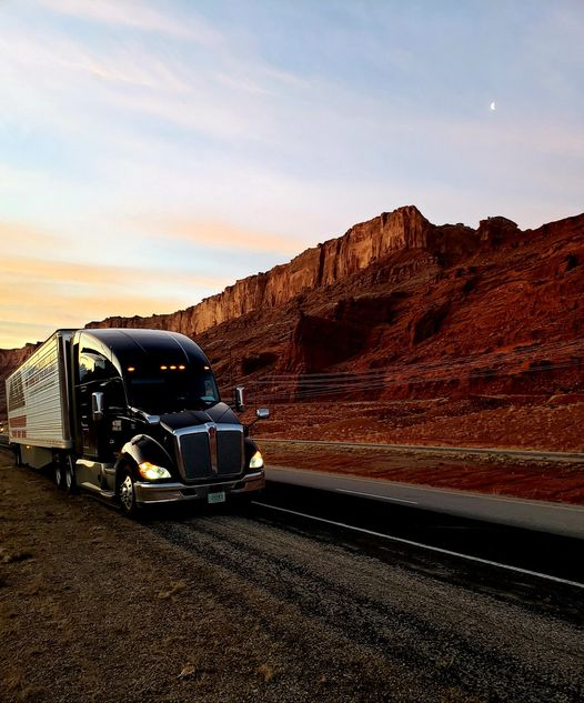 TribeTrans's tweet image. From sunrise to sunset, truckers keep everything moving!
#tribeexpress #sunset