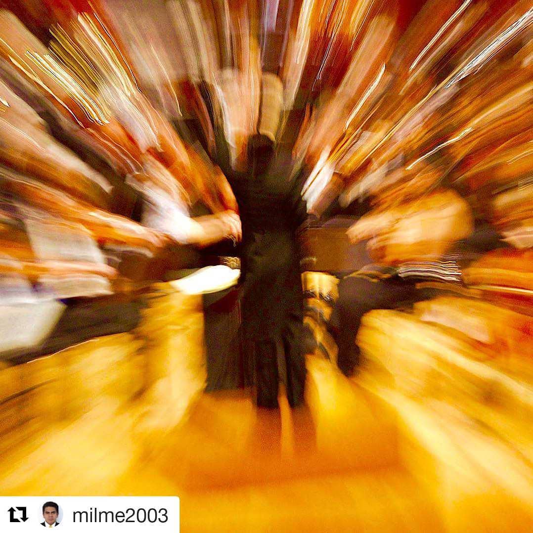 What does it feel like to conduct great pieces of music?? Photographer @milme2003 captured it perfectly.

📸 instagram.com/p/CHqoWcUgpbl/ via tweet.photo