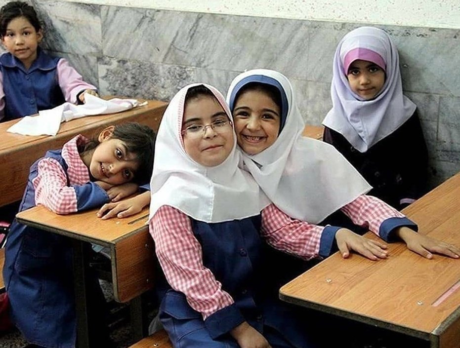 mobham04's tweet image. به نظرتون اگه از دانش آموزای ایرانی بخوان واسه خدا نامه بنویسن چی می‌نویسن؟