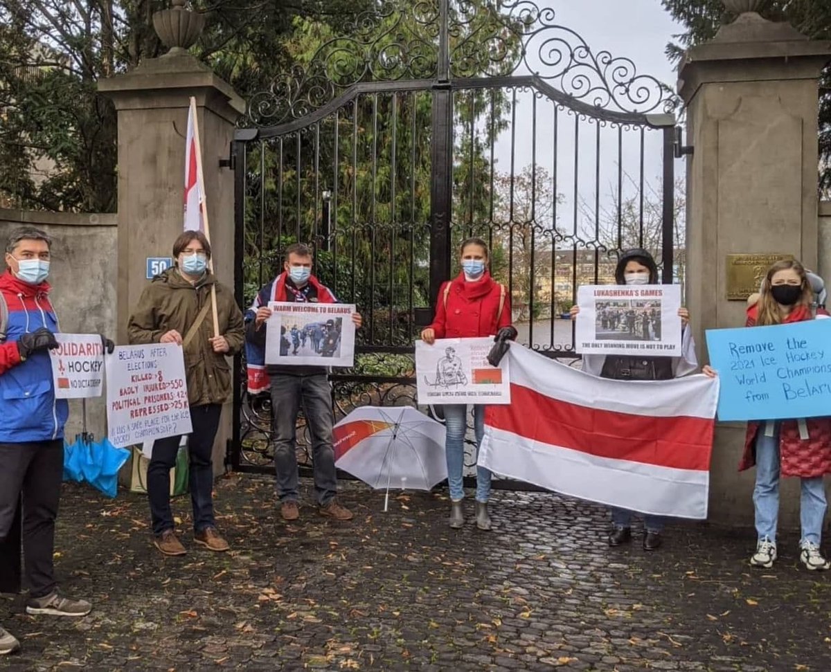 VoicesBelarus's tweet photo. Today a picket was held near the International Ice Hockey Federation in Zurich. The Federation must decide on the question of Ice Hockey World Championship in Belarus in 2021. 
via @charter_97  #StandWithBelarus #Belarus https://t.co/gUUTcNWhlX