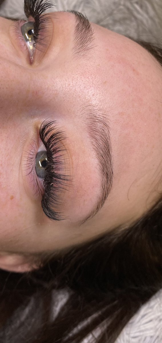 _MackenzieRoot_'s tweet image. i’m posting my lash shit on here now :)