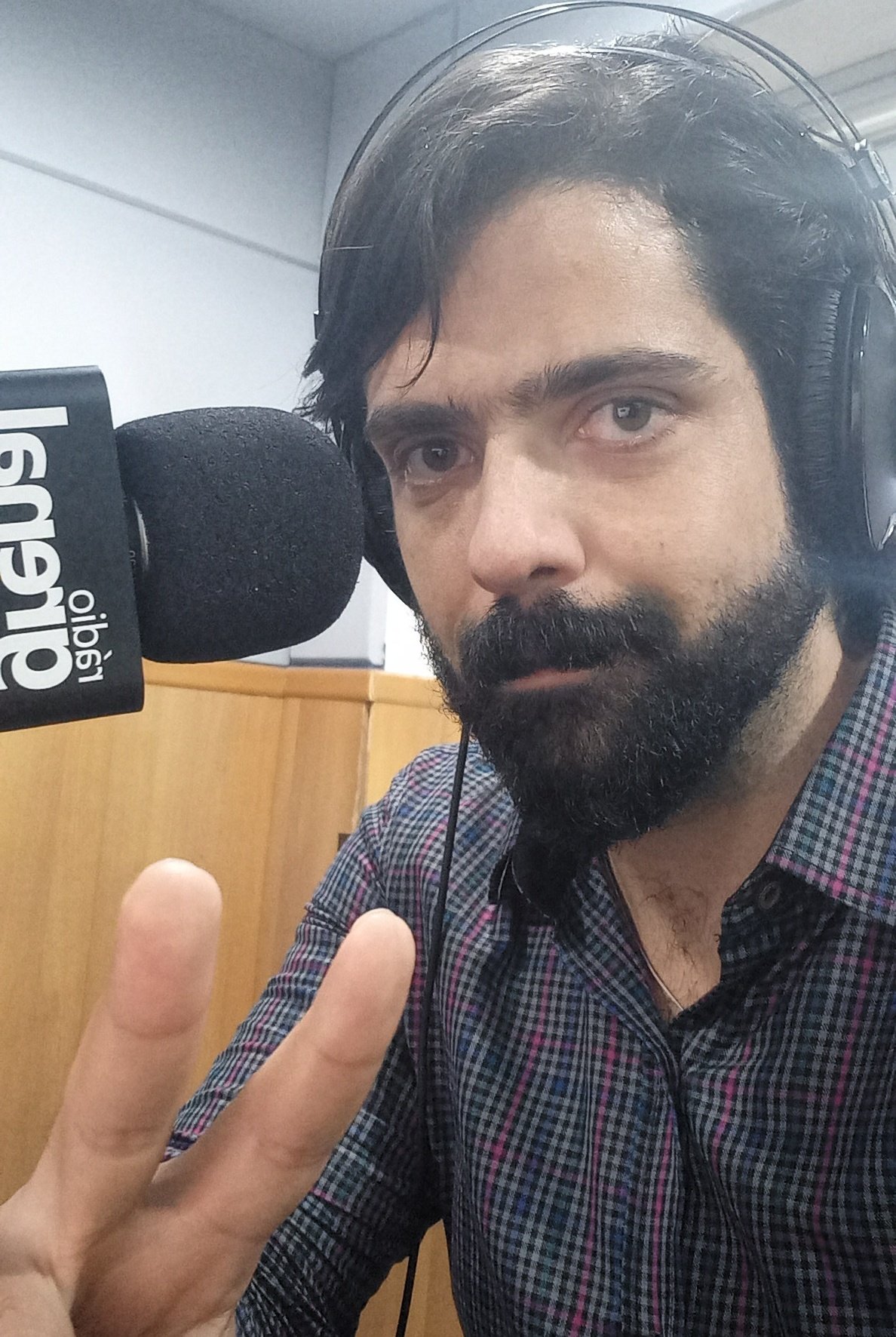 Pedro Espinosa on X: Cola na @rdgrenal no #GrenalFC agora!!! Estamos no  AR!!! EU, @Reporterfabris e @reporterlacerda !!!  /  X