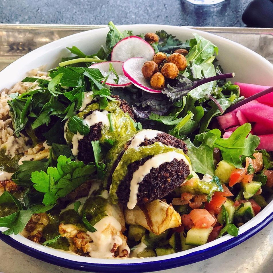 Diversify your plate with as many plants as you can! Did you know that whether you’re plant based or not, the best way to optimize your gut microbiome is to eat a wide diversity of plants? Gut microbiome affects your immunity, stress levels, hormones, mood, etc. #vegan