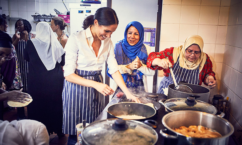 WomenofWindsor's tweet photo. Meghan wrote the forward for the Hubb Community Kitchen Cookbook and made several visits to the kitchen as well as hosting a launch event for the cookbook at Kensington Palace. 

#PositiveProjects https://t.co/5wWBT1cgIy