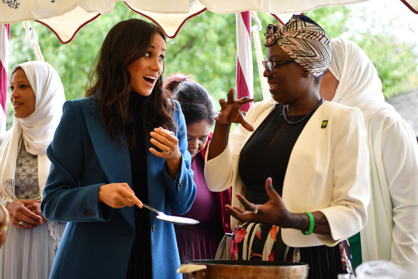 WomenofWindsor's tweet photo. Meghan wrote the forward for the Hubb Community Kitchen Cookbook and made several visits to the kitchen as well as hosting a launch event for the cookbook at Kensington Palace. 

#PositiveProjects https://t.co/5wWBT1cgIy